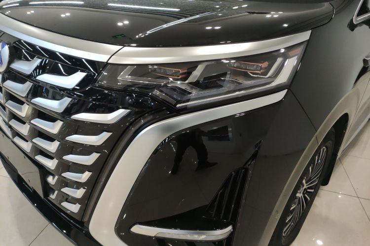 腾势D9 2025款 DM-i 智驾版 1020 四驱旗舰型局部细节36