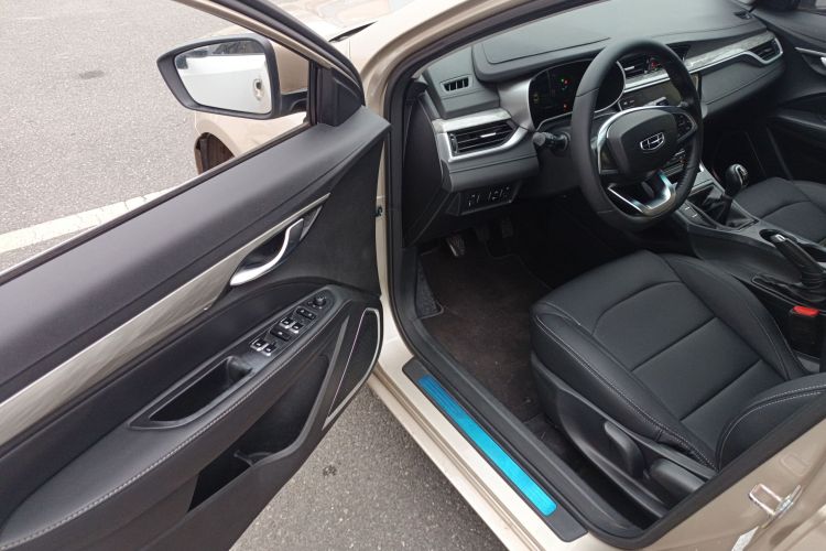 吉利汽车 帝豪 2019款 领军版 1.5L 手动向上亚运版 国VI中控内饰7003