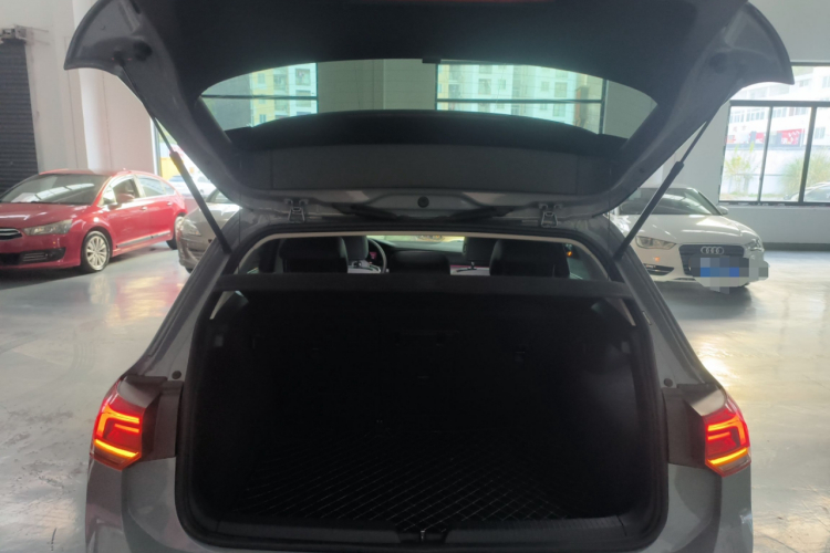 大众 高尔夫 2023款 改款 280TSI DSG Pro机舱底盘23