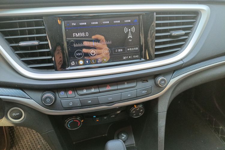 别克 英朗 2021款 改款 典范 1.5L 自动精英型中控内饰16