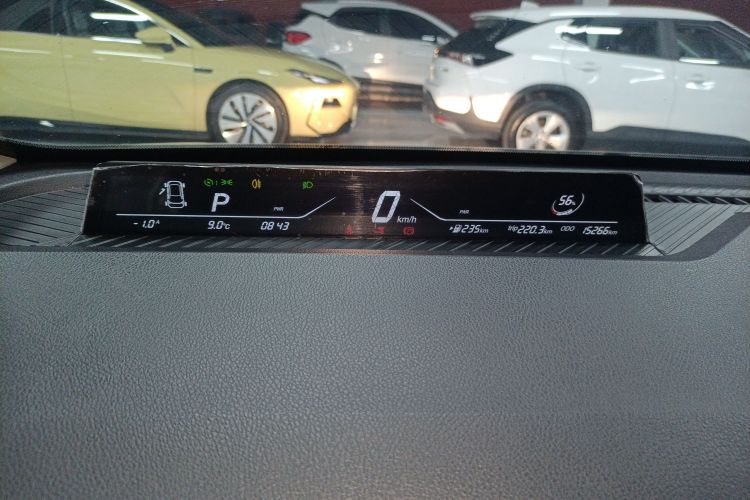 哪吒汽车 哪吒V 2022款 Pro 长续航智享版局部细节14