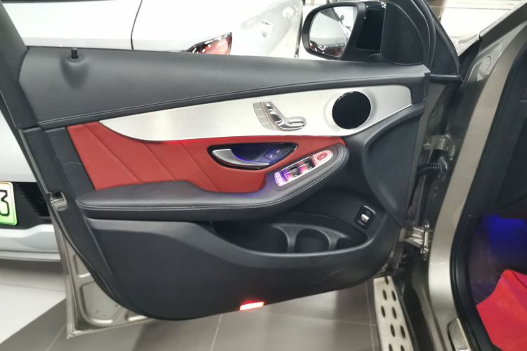 奔驰GLC轿跑 2020款 GLC 260 4MATIC 轿跑SUV中控内饰7007