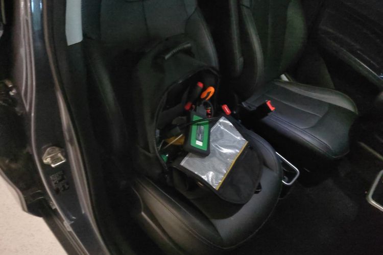 哪吒汽车 哪吒V 2022款 长续航行业定制版局部细节41