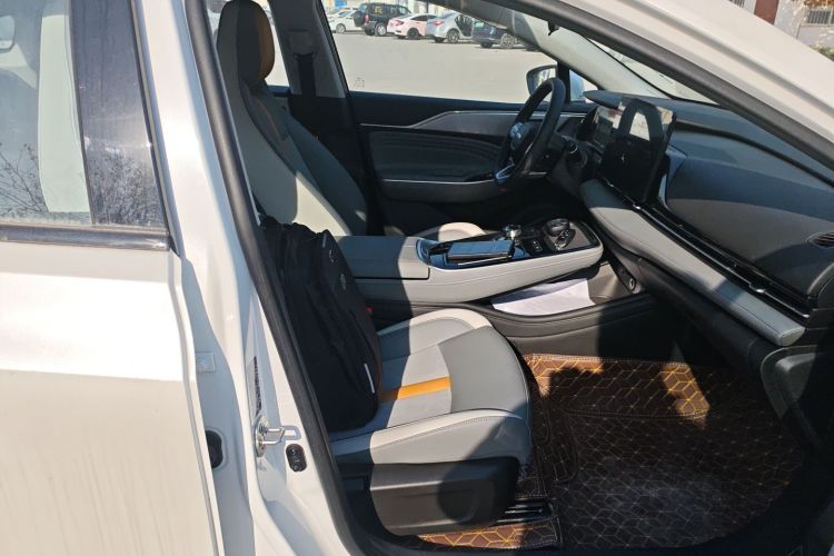 埃安 AION S Plus 2023款 70 乐享版 三元锂局部细节41