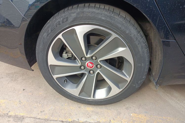 捷豹XFL 2022款 XFL 2.0T P200 两驱精英豪华版车身外观6008