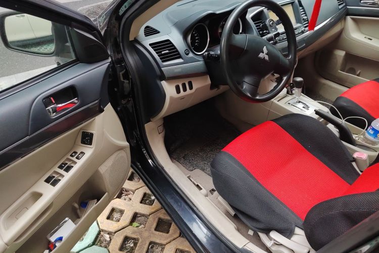 三菱 翼神 2012款 贺岁版 1.8L CVT舒适型中控内饰20