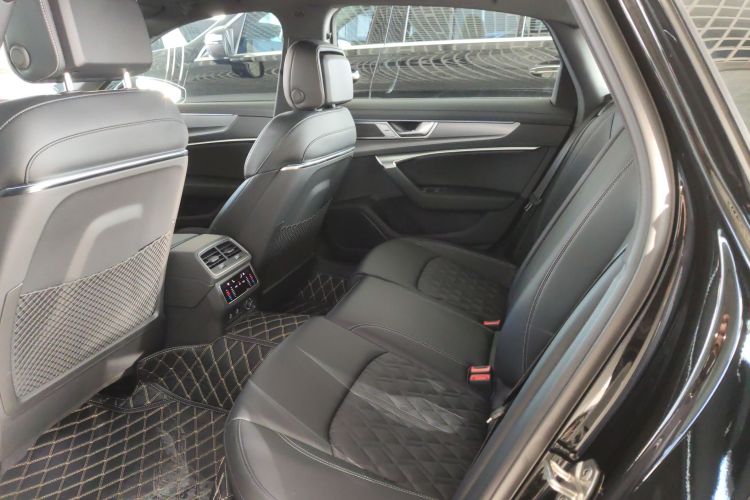 奥迪A6L 2025款 改款 45 TFSI 臻选动感型中控内饰7004