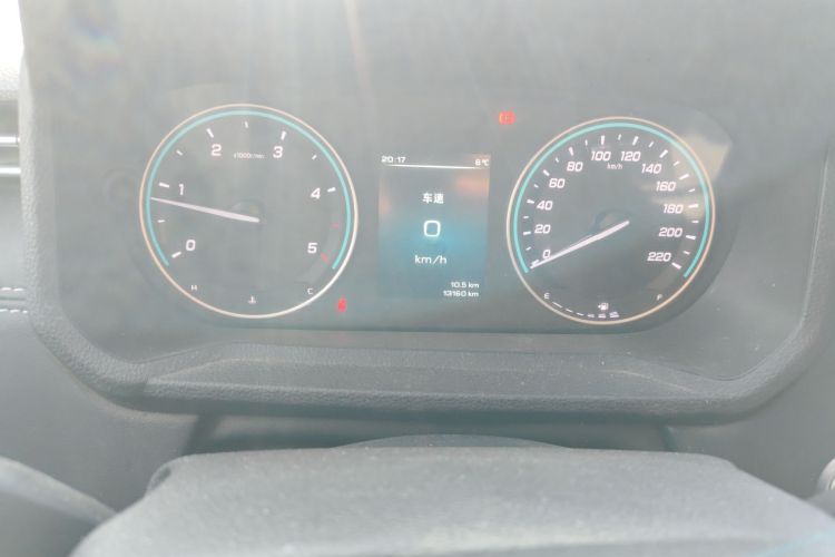 江铃 大道 2023款 全能者 2.3T柴油手动两驱标轴舒享款中控内饰15