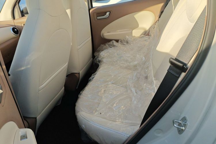 五菱汽车 宏光MINIEV 2025款 四门版 进阶款中控内饰7004