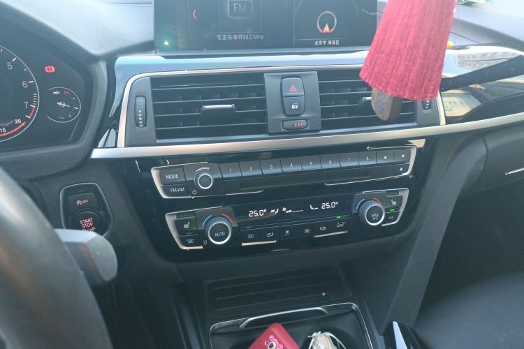 宝马3系GT 2020款 320i M运动曜夜版中控内饰16