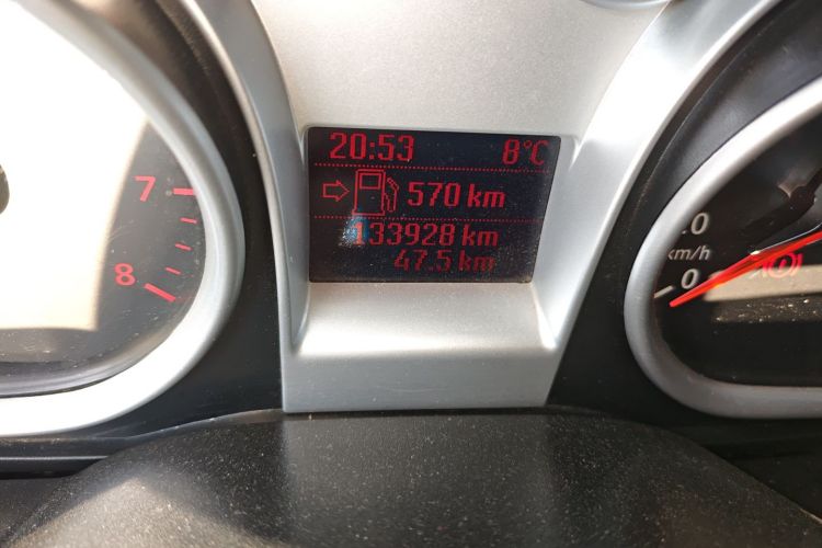 福特 福克斯 2013款 两厢经典 1.8L 手动基本型中控内饰15