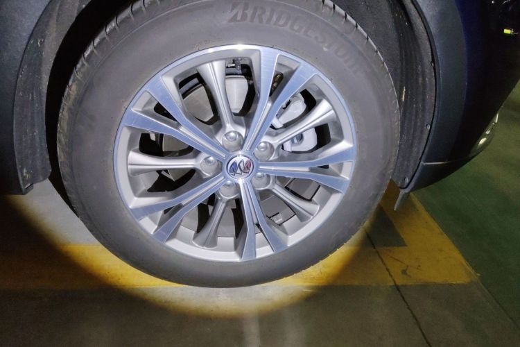 别克 2023款 昂科威Plus 652T 五座豪华型车身外观10