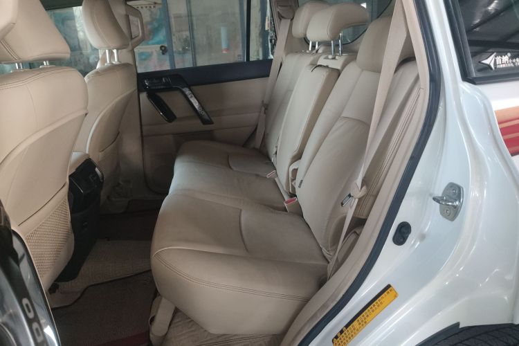 丰田 普拉多 2016款 2.7L 自动标准版中控内饰7004