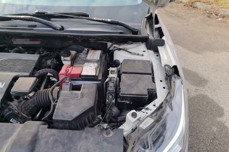 日产 轩逸 2021款 1.6L XL CVT悦享版机舱底盘26