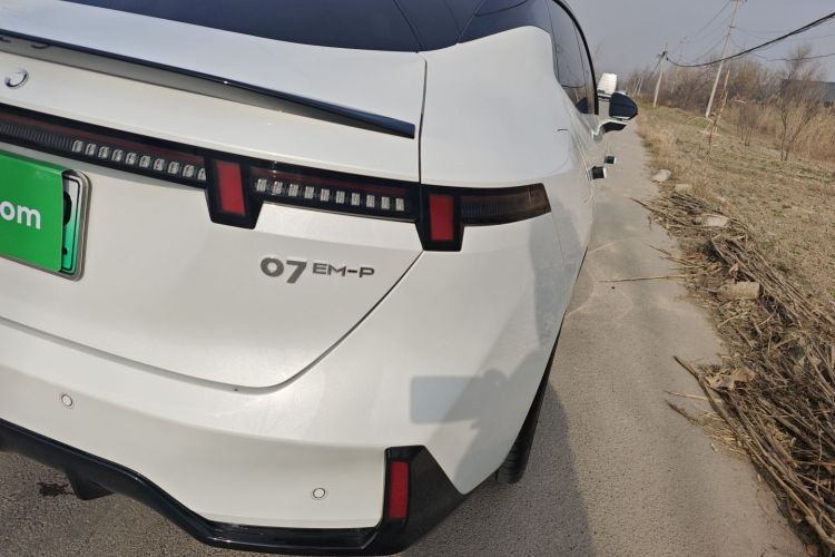 领克07 2024款 EM-P 126长续航 Ultra车身外观9