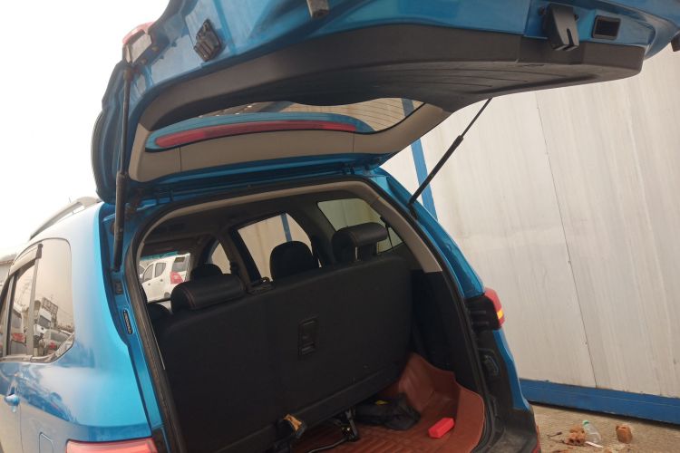 凯翼V3 2016款 1.5L 自动智联III机舱底盘23