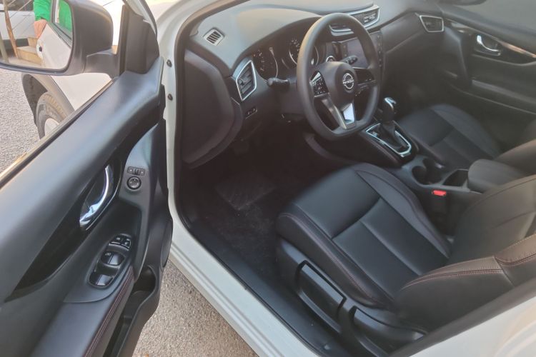 日产 逍客 2023款 经典 2.0L CVT XV舒适版中控内饰20