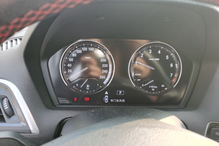 宝马1系(进口) 2018款 118i 运动设计套装中控内饰14