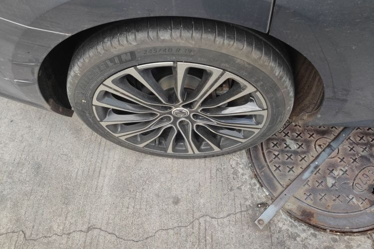 名爵 MG7 2023款 2.0T 自动猎美尊享版车身外观6008