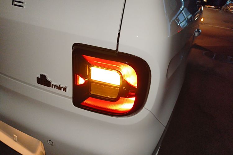 吉利银河 2024款 熊猫mini 200km 耐力熊车身外观9