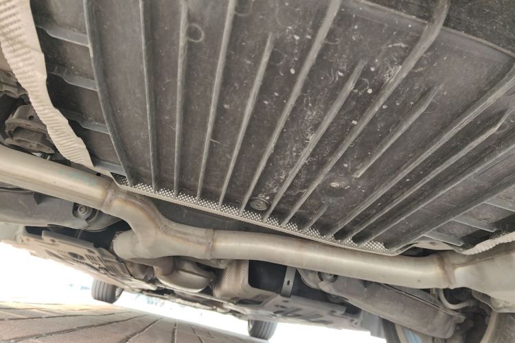 奔驰C级 2017款 改款 C 200 L 运动版局部细节9009