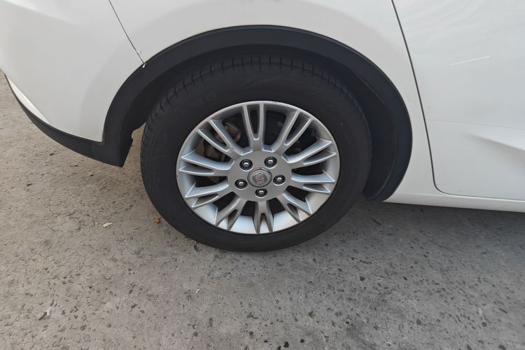 长安 逸动 2013款 1.6L 手动俊酷型 国IV车身外观56