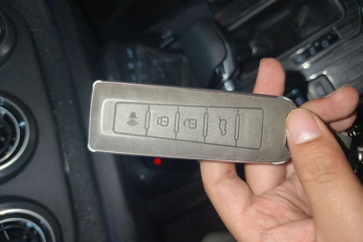 魏牌 VV7 2017款 2.0T 超豪型中控内饰7001