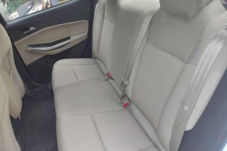 福特 福睿斯 2015款 1.5L 手动舒适型中控内饰21