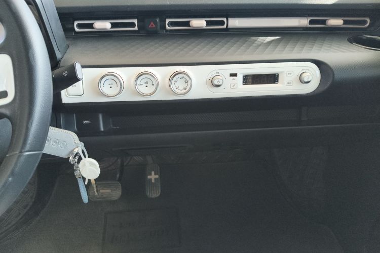 五菱汽车 宏光MINIEV 2022款 GAMEBOY 200km 玩咖款 磷酸铁锂中控内饰16