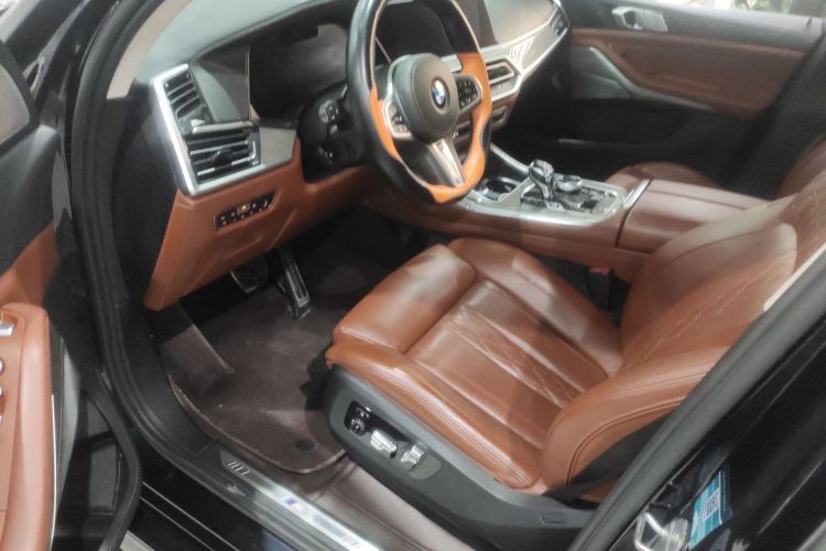 宝马X7 2020款 xDrive40i 行政型豪华套装中控内饰19