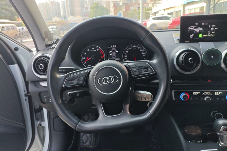 奥迪A3 2018款 30周年年型 Limousine 35 TFSI 运动型中控内饰13