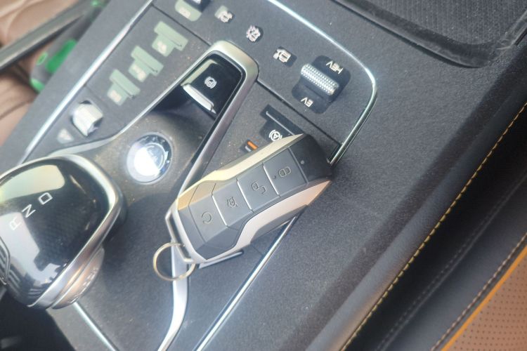 比亚迪 唐新能源 2021款 DM 2.0T 四驱高性能版创世旗舰型中控内饰11