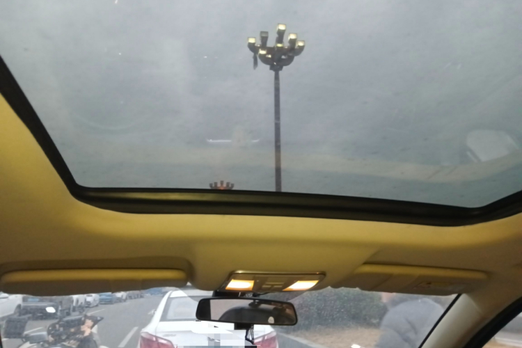 东风风光 风光S560 2018款 改款 1.8L CVT尊贵型 5座局部细节22