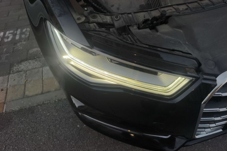 奥迪A6L 2018款 30周年年型 35 TFSI 运动型车身外观8