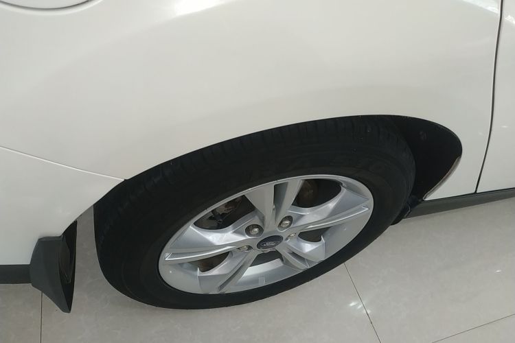 福特 福克斯 2017款 三厢 1.6L 自动舒适型智行版车身外观56