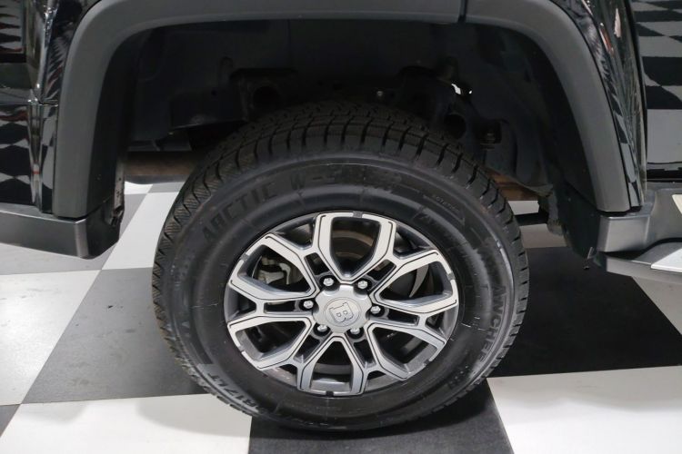 北京BJ40 2020款 2.0T 自动四驱城市猎人版侠客型车身外观6008