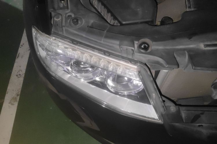 红旗H7 2013款 2.0T 豪华型车身外观6006