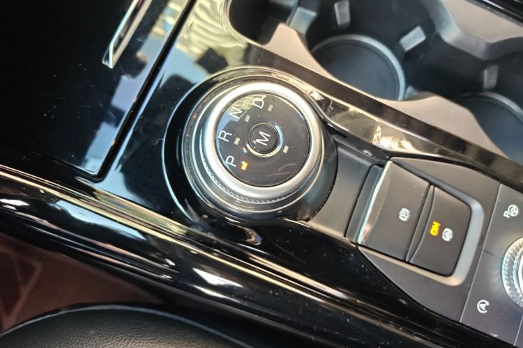 福特 探险者 2020款 EcoBoost 285 四驱钛金版 7座中控内饰18