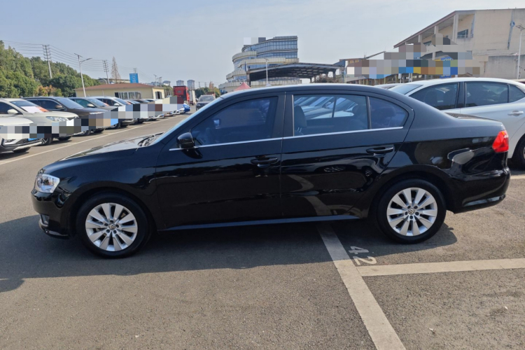 大众 朗逸 2013款 改款经典 1.6L 自动舒适版车身外观4