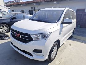 五菱汽车 五菱宏光 2021款 1.5L改款 S舒适型 电动助力LAR