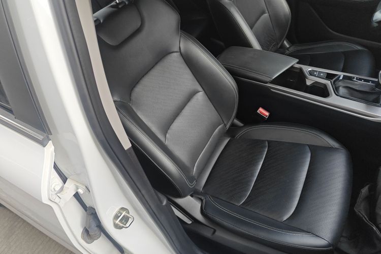 吉利汽车 帝豪 2023款 第4代冠军版 1.5L CVT尊贵型局部细节41