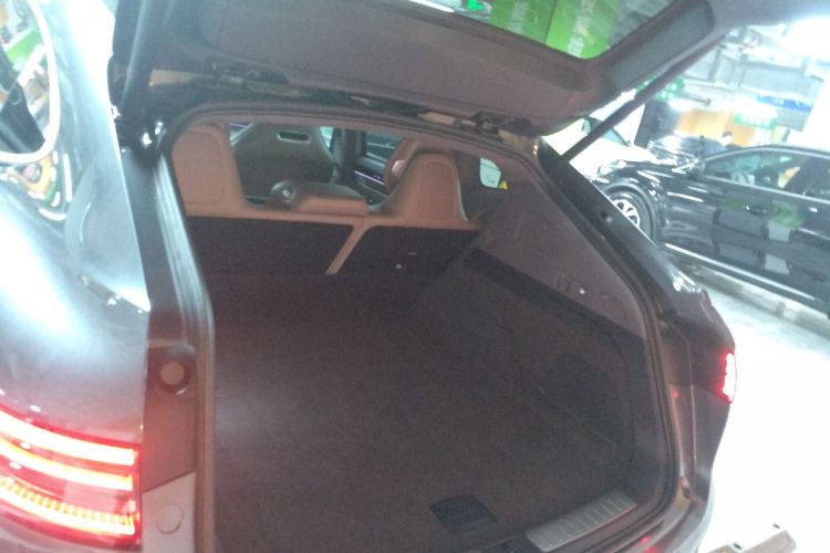 鸿蒙智行 智界R7 2025款 增程 251km Max机舱底盘23