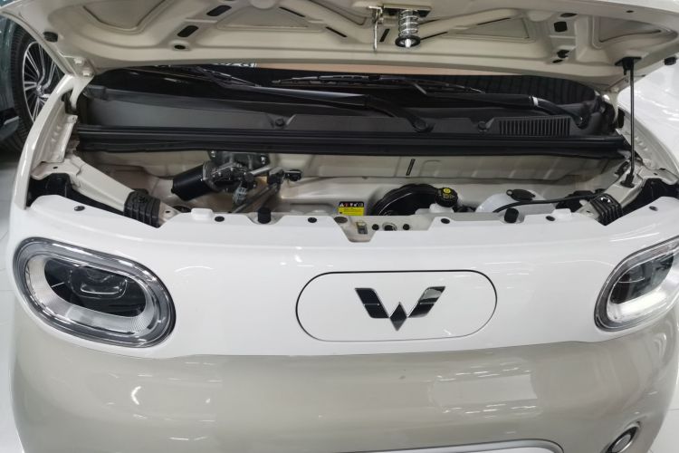 五菱汽车 宏光MINIEV 2024款 第三代 215km 青春版机舱底盘24