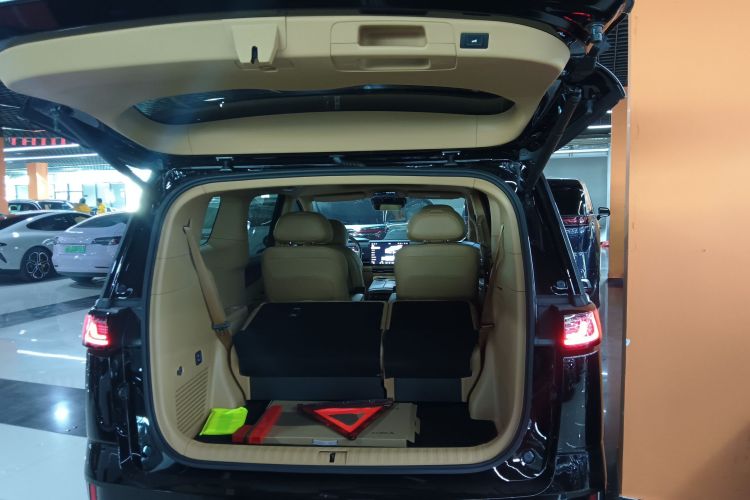 岚图汽车 岚图梦想家 2025款 PHEV 四驱卓越乾崑版局部细节23