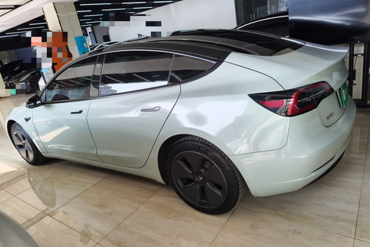 特斯拉 Model 3 2022款 后轮驱动版车身外观4