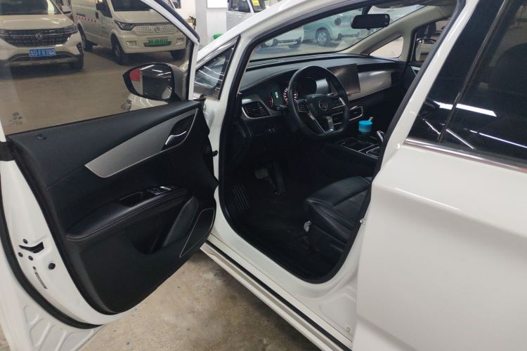 比亚迪 宋MAX 2021款 升级版 1.5T 自动豪华型 7座中控内饰20