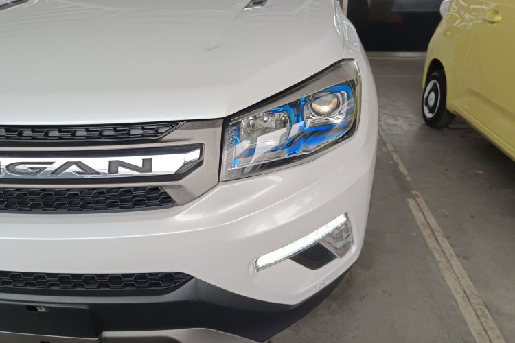 长安CS75 2017款 尚酷版 1.5T 自动锋享型局部细节36