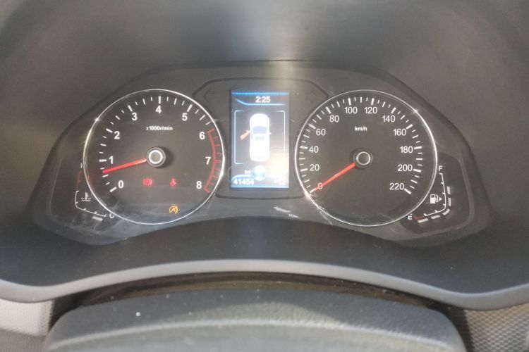 一汽 森雅R7 2017款 1.6L 自动智能型中控内饰15