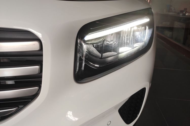 奔驰GLB 2024款 GLB 200 动感型局部细节36