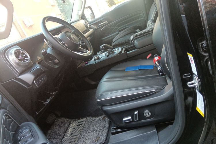 坦克300 2021款 越野版 2.0T 征服者中控内饰19